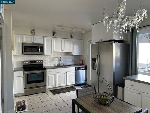 4 Sheffield Ct, San Pablo, CA, 94806-2872 | Card Image