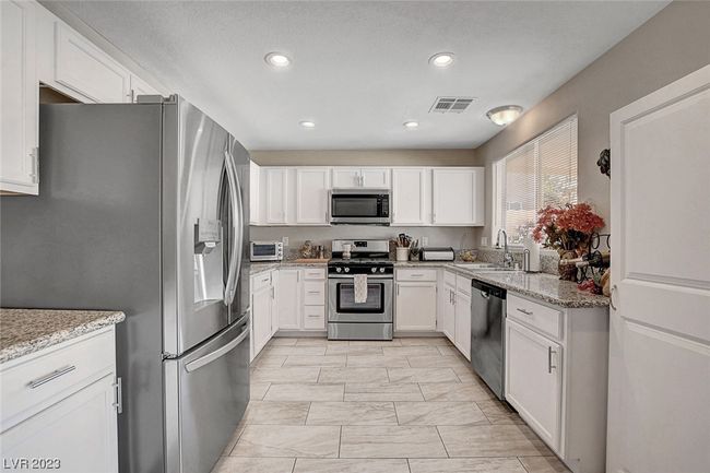 9324 Chilly Pond Ave, House other with 5 bedrooms, 3 bathrooms and null parking in Las Vegas NV | Image 16