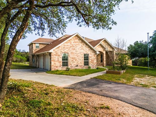 2800 Lomas Rodando Calzada, Kempner, TX, 76539-6878 | Card Image