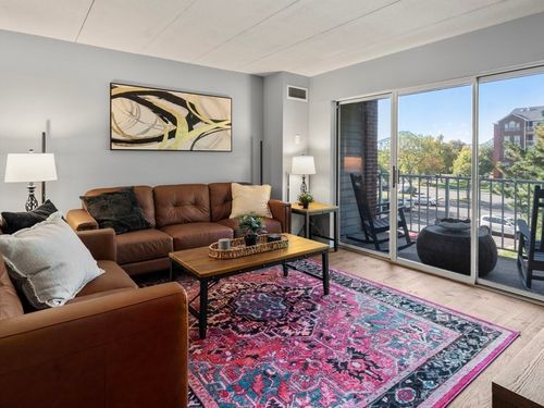 apt-403-100 Boatswains Way, Chelsea, MA, 02150-4073 | Card Image