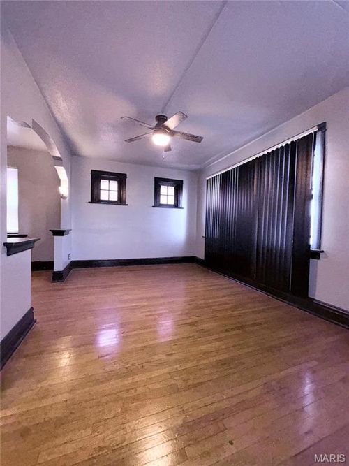 2-4640 Carter Ave, Saint Louis, MO, 63115-2518 | Card Image