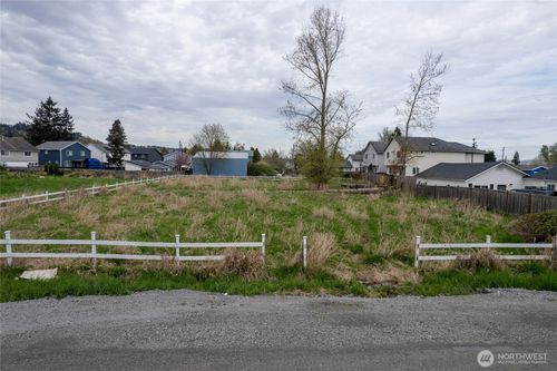 324 5th Ave Nw, Algona, WA, 98001-8570 | Card Image