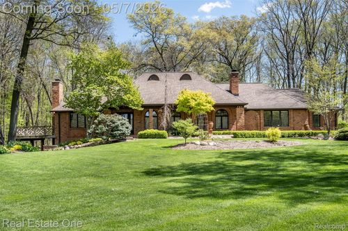 785 Old Milford Farms, Milford, MI, 48381-3369 | Card Image