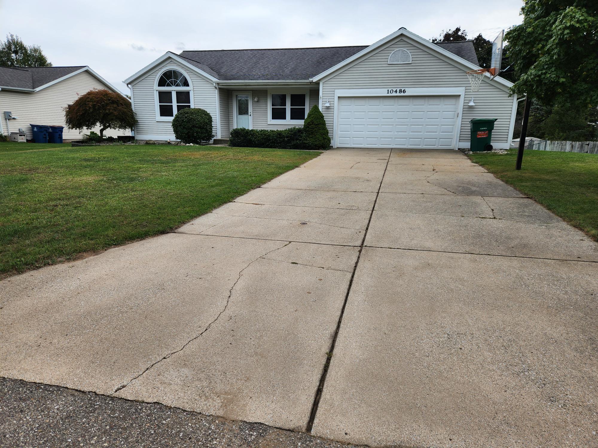 Northfield Dr, Zeeland, MI 49464