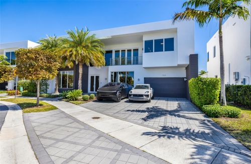 7535 Nw 102nd Ct, Doral, FL, 33178-3402 | Card Image