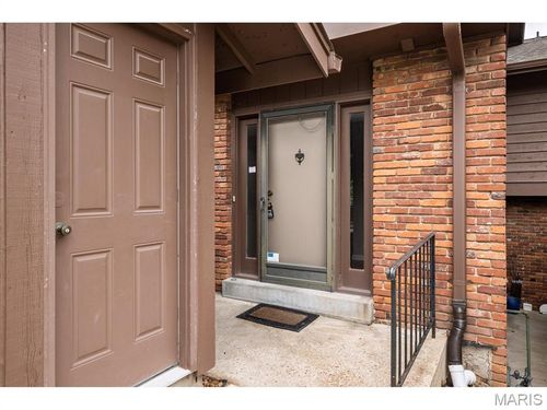 2008 Meadowtree Ln, Kirkwood, MO, 63122-2275 | Card Image
