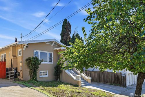 726 E 23rd St, Oakland, CA, 94606-2020 | Card Image