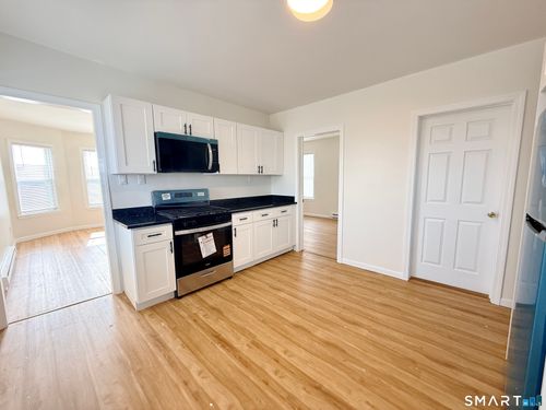 fl-3rd-70 Lindley St, Bridgeport, CT, 06604-2905 | Card Image