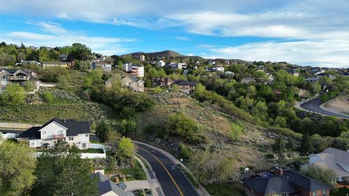 601 Oakview Ct, North Salt Lake, UT, 84054-1550 | Card Image