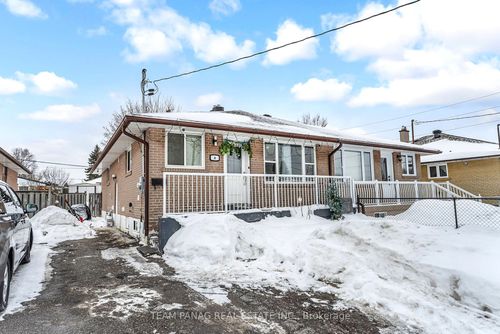 8 Benton St, Brampton, ON, L6W3B9 | Card Image