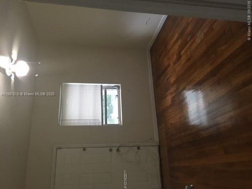 apt-3-910 S Douglas Rd, Coral Gables, FL, 33134-3315 | Card Image