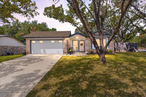 8100 Appomattox Dr, Austin, TX, 78745-6904 | Card Image