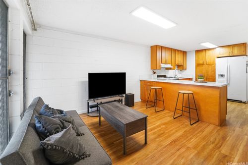 apt-102-2501 Coyne St, Honolulu, HI, 96826-1520 | Card Image