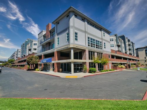 2304-6400 Christie Ave, Emeryville, CA, 94608-1026 | Card Image