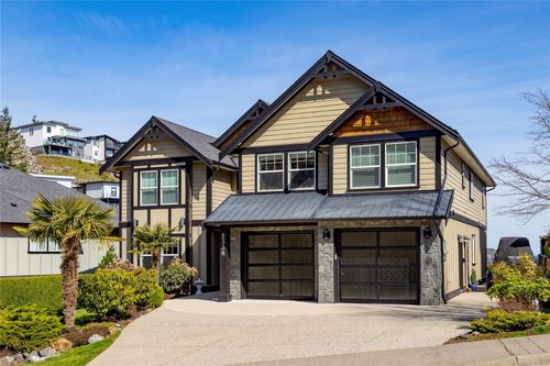 2336 Nicklaus Dr, Langford, BC, V9B0L2 | Card Image