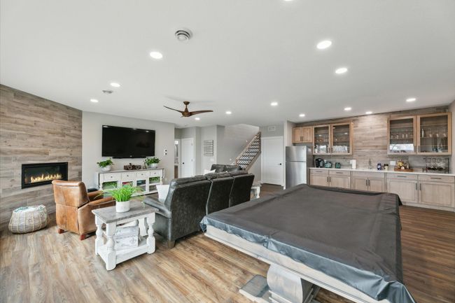 lower level familyroom | Image 15