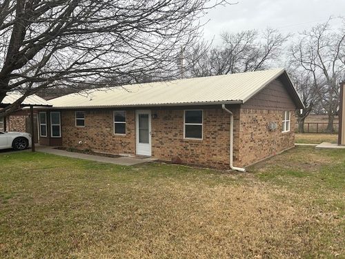 104 Chisholm St, Saint Jo, TX, 76265-2196 | Card Image