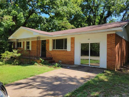 312 E Gum St, Russellville, AR, 72802-8960 | Card Image