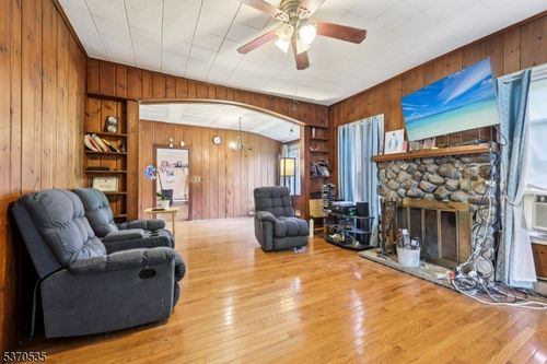 101 Seminole Ave, Lincoln Park, NJ, 07035-2220 | Card Image