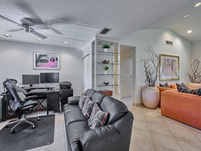 APT-202 - 10828 Lake Palm Ln, Condo with 3 bedrooms, 2 bathrooms and null parking in Boynton Beach FL | Image 28