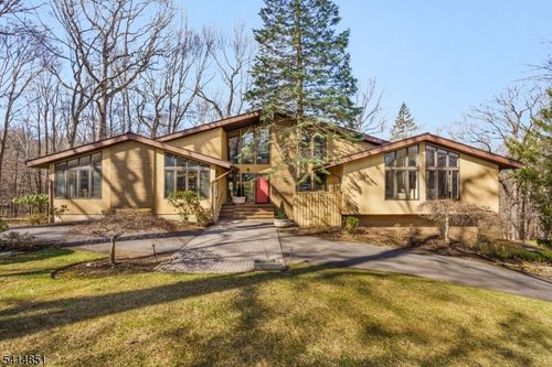 4 Timber Ridge Dr, Warren, NJ, 07059-6742 | Card Image