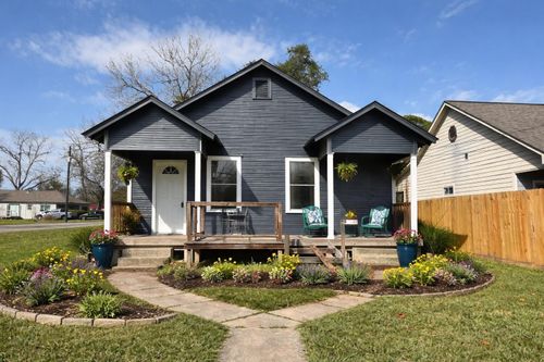 301 E 3rd St, Sweeny, TX, 77480-2551 | Card Image