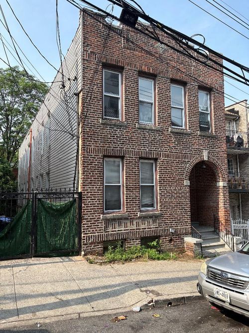 632 E 223rd St, Bronx, NY, 10466-4049 | Card Image