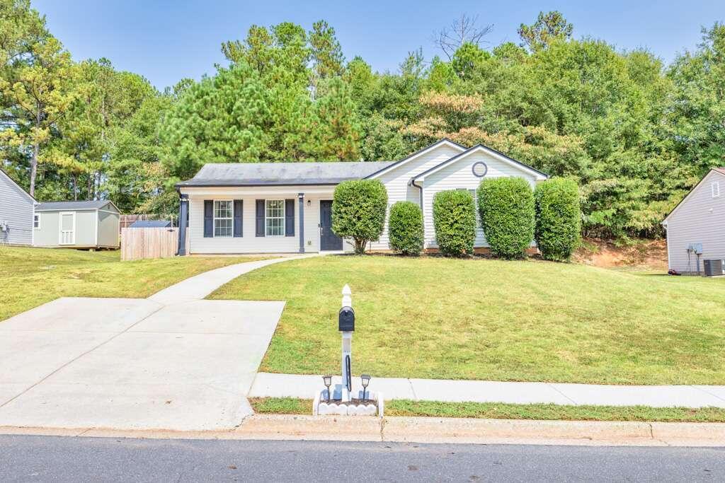 Harpy Eagle Dr, Winder, GA 30680