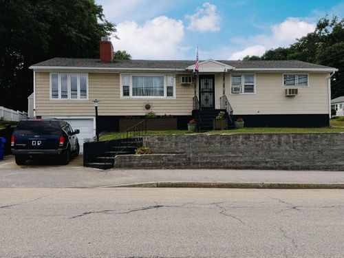 247 S Jewett St, Manchester, NH, 03103-3820 | Card Image
