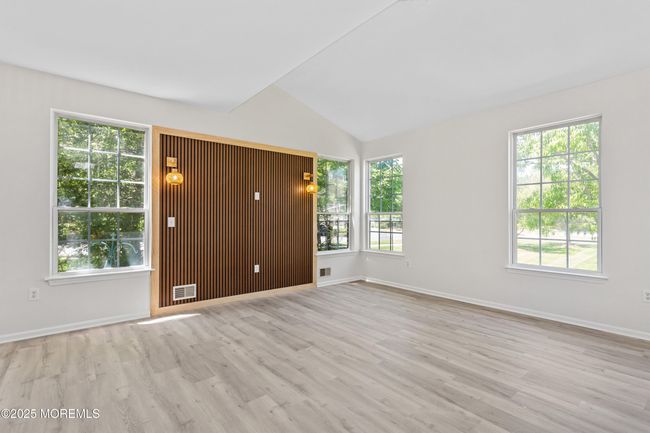 Living Room | Image 9