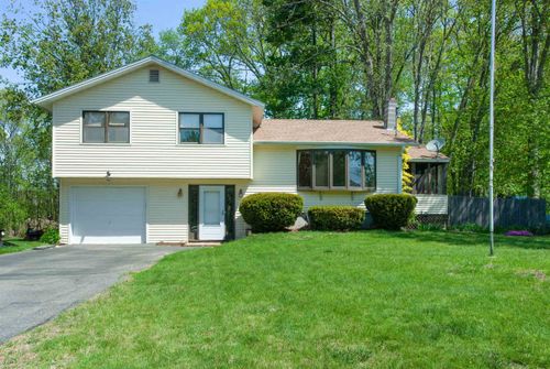 13 Bernier St, Somersworth, NH, 03878-1001 | Card Image