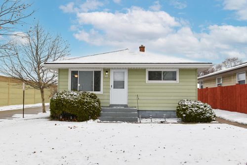 4544 S 49th St, Greenfield, WI, 53220-4116 | Card Image