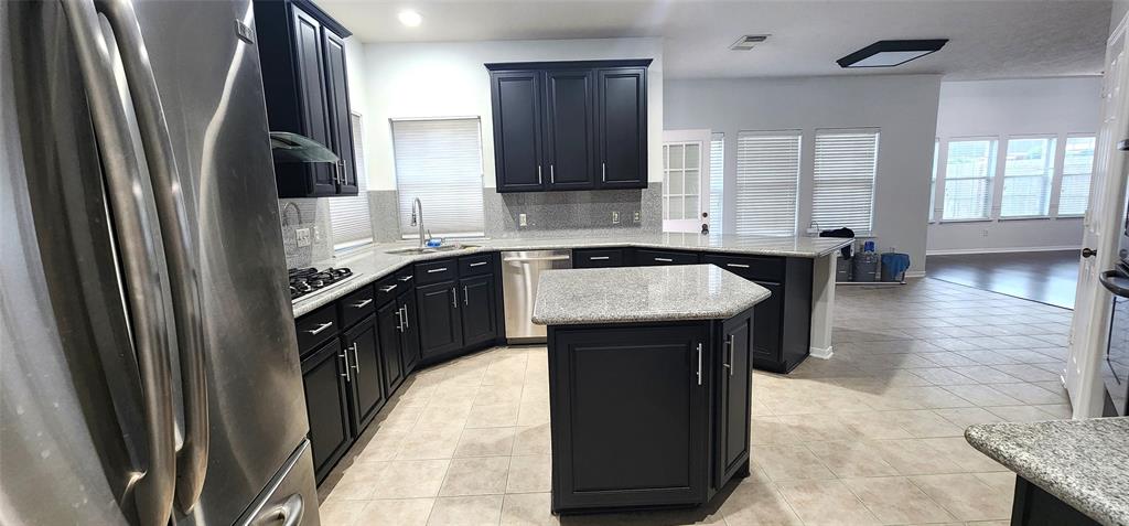 Flower Grove Ct, Rosharon, TX 77583