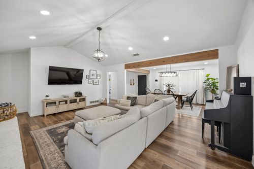 812 Prestwick St, Bedford, TX, 76022-7851 | Card Image