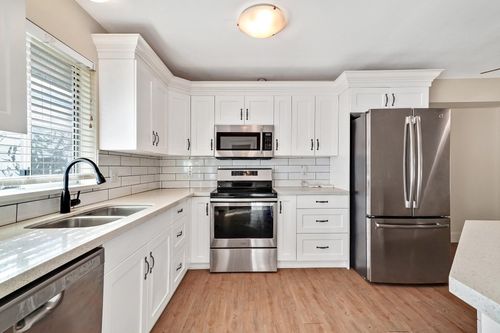 33334 Best Ave, Mission, BC, V2V6N5 | Card Image