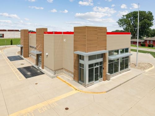 215 E Donald St, Waterloo, IA, 50703-1503 | Card Image