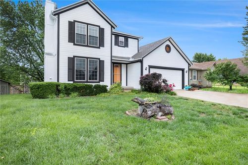 417 N Locust St, Gardner, KS, 66030-1921 | Card Image