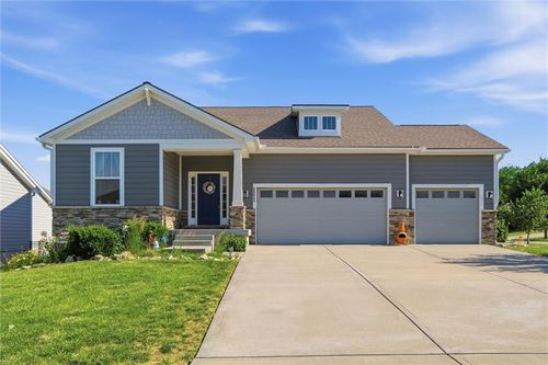 25043 W 144th St, Olathe, KS, 66061-7643 | Card Image