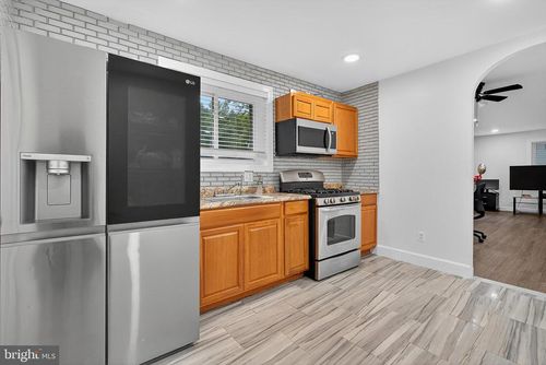 8510 Bonny Dr, DISTRICT HEIGHTS, MD, 20747-1947 | Card Image