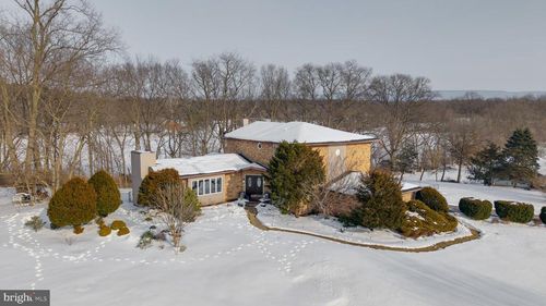 10215 Mar Rock Dr, Hagerstown, MD, 21740-8945 | Card Image