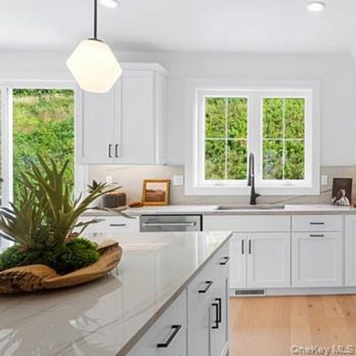 19-5140 Teaberry Ln, Fishkill, NY, 12524 | Card Image