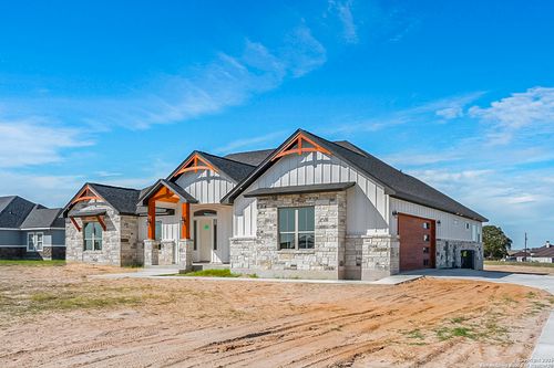 104 Estates Dr, La Vernia, TX, 78121-0147 | Card Image