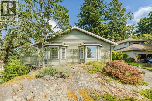 4338 Faithwood Rd, Victoria, BC, V8X4Z6 | Card Image