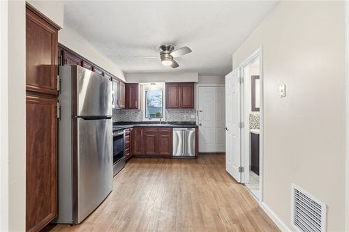 apt-f-1 Zambarano Ave, North Providence, RI, 02911-2400 | Card Image