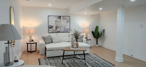 11 Four Seasons Cir, Brampton, ON, L7A2A8 | Card Image