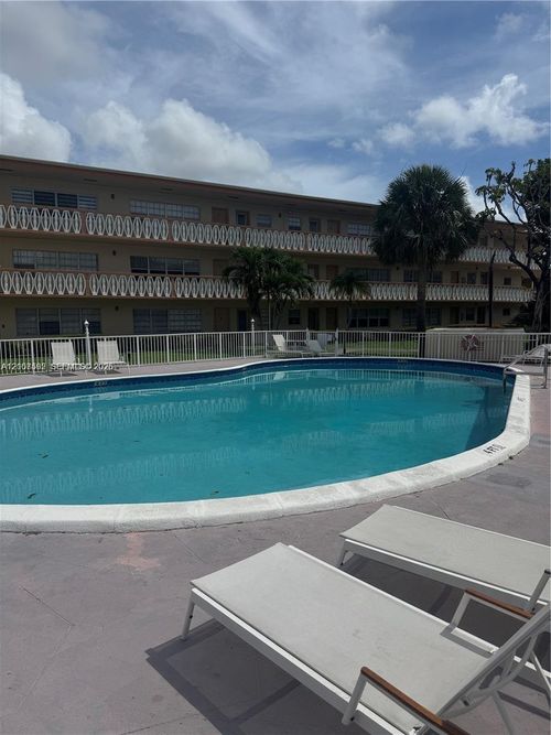 22-11855 Ne 19th Dr, North Miami, FL, 33181-2874 | Card Image