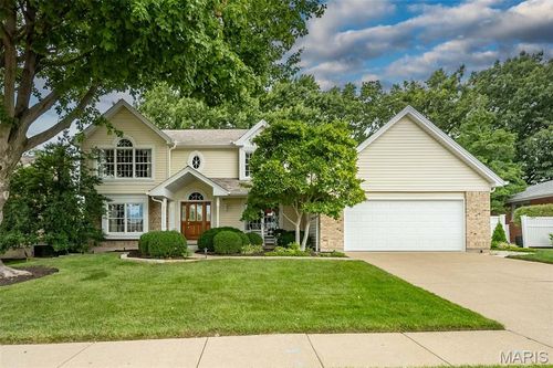 1551 Country Bend Dr, Saint Charles, MO, 63303-2513 | Card Image