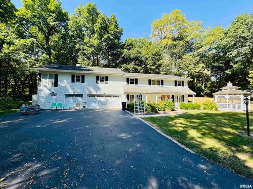 530 W Main St, East Galesburg, IL, 61430-9701 | Card Image