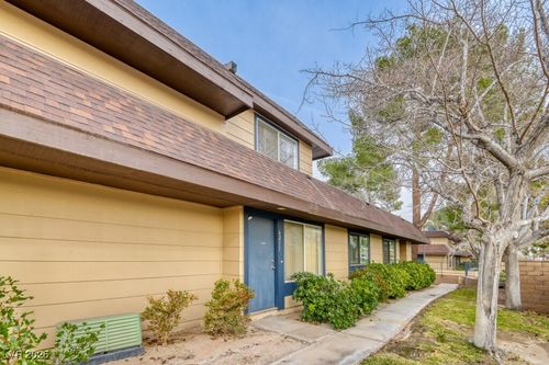 6211 Meadowhaven Ln, Las Vegas, NV, 89103-1120 | Card Image