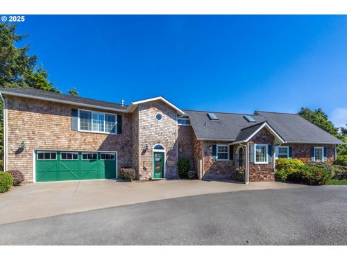 1004 Sw 10th Pl, Lincoln City, OR, 97367-2167 | Card Image